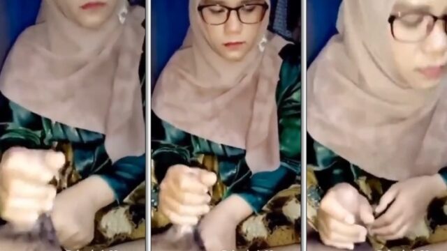 Bu Guru Memiliki Kemampuan Mengeluarkan Sperma
